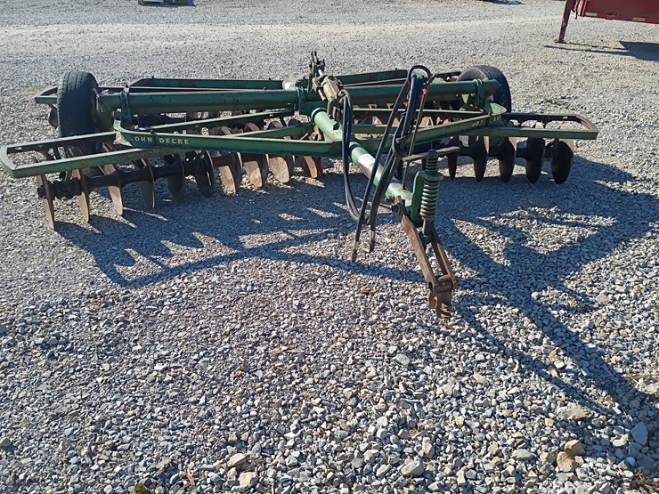 john-deere-12-image-2