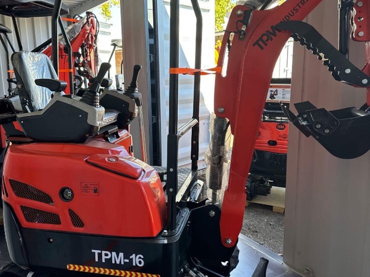 new-tpm-industrial-co-mini-excavator-model-tpm-16-image-3