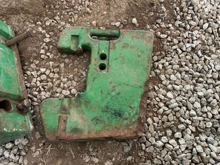 john-deere-suitcase-weight-and-bracket-image-2