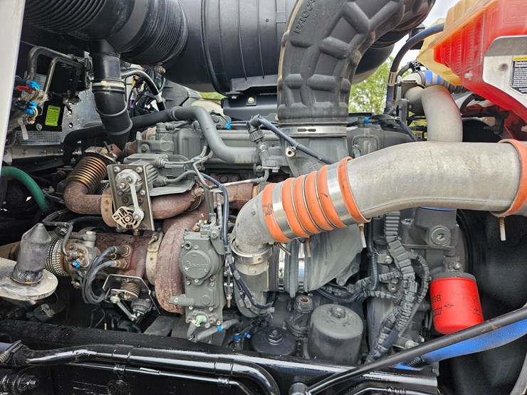 2015-kenworth-t800-image-69