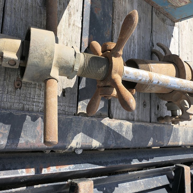 Pipe Tapper