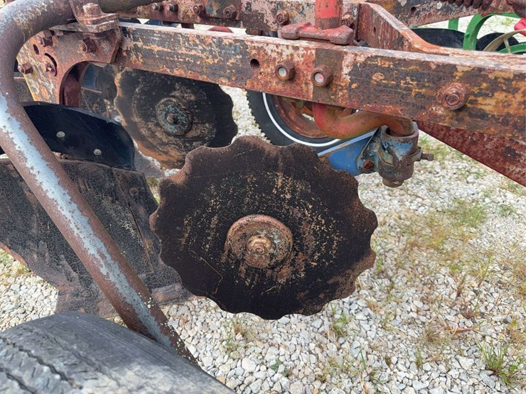 four-bottom-plow-image-15
