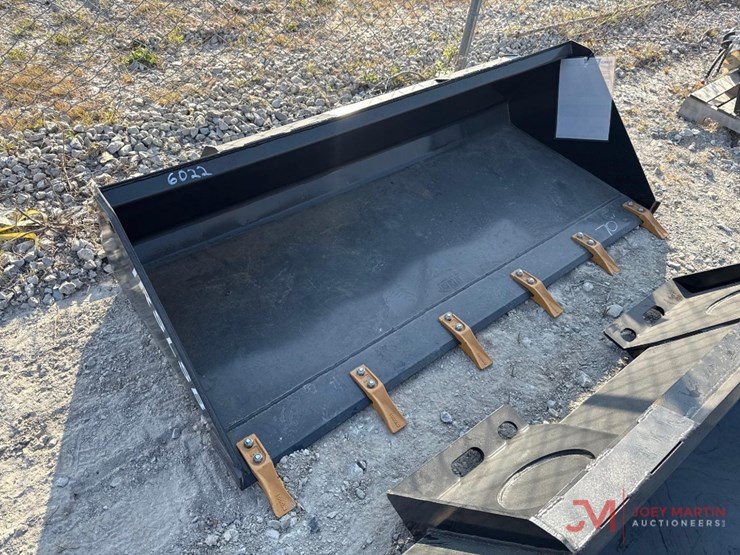 new-iranch70"-tooth-bucket-skid-steer-attachment-image-1