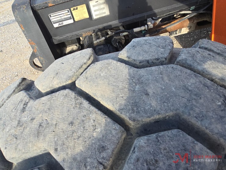 2015-jlg-g6-42a-image-14