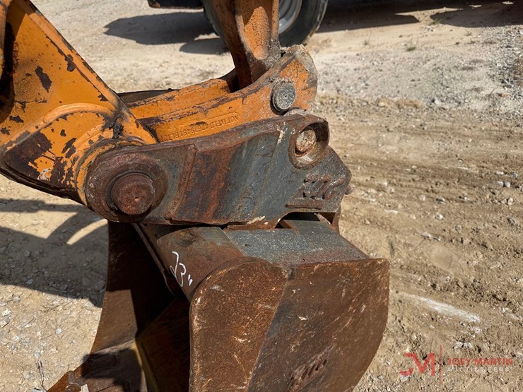 2016-case-580sn-image-9