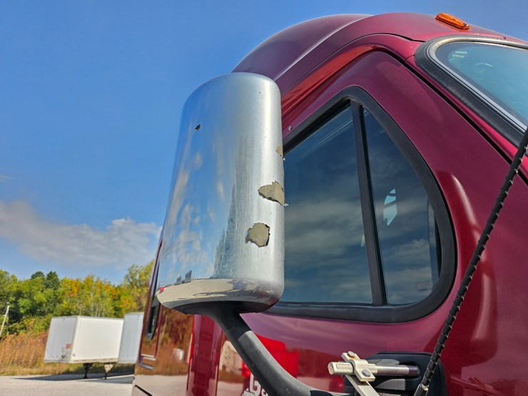 2016-freightliner-cascadia-125-image-108