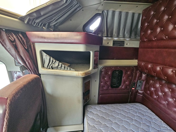 2000-kenworth-w900-image-68