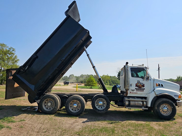 2006-sterling-l9500-image-37