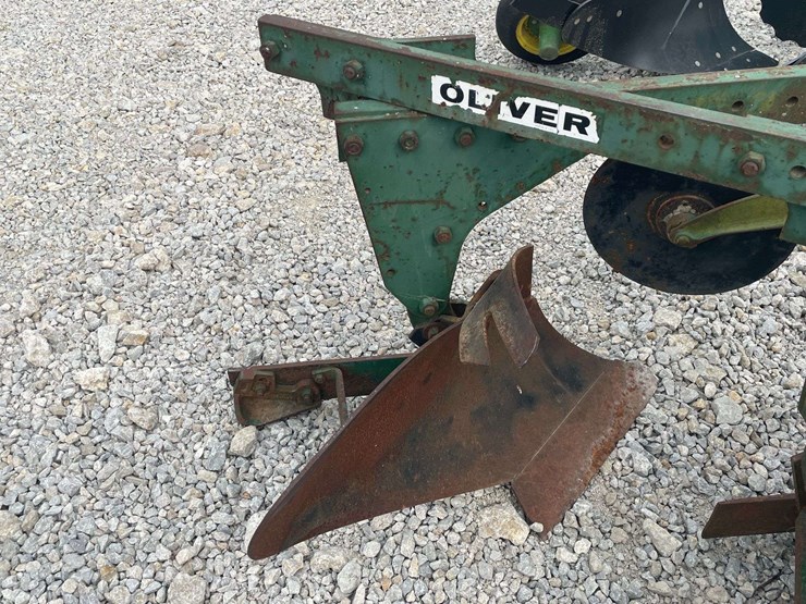 oliver-3-bottom-plow-image-15