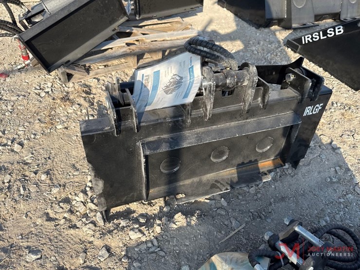new-38"-brush-grapple-mini-skid-steer-attachment-image-3