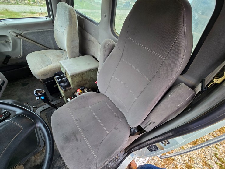 1999-sterling-l9511-image-88