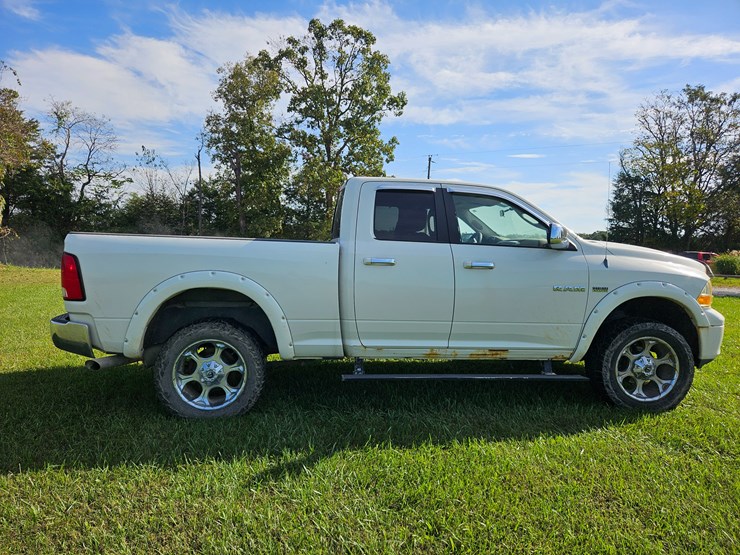 2009-dodge-ram-1500-image-18