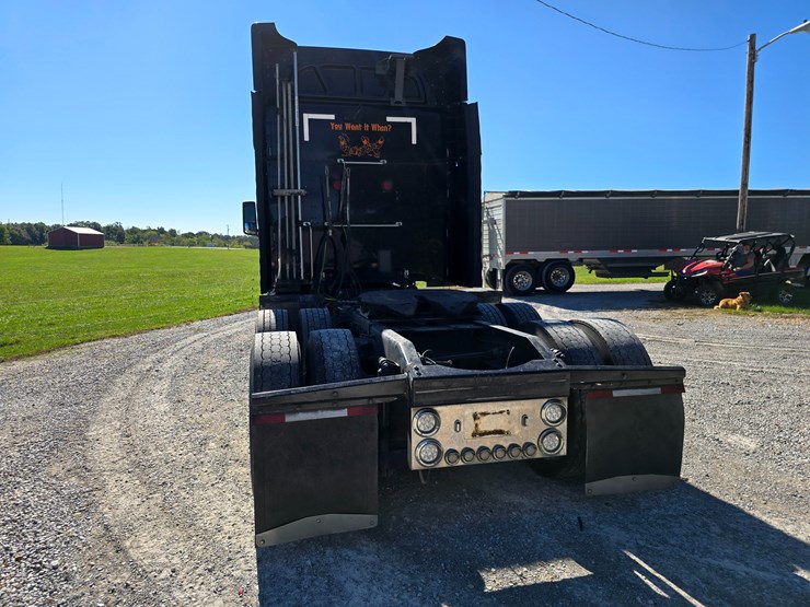 2015-peterbilt-579-image-19