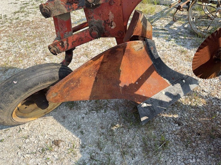case-four-bottom-plow-image-9