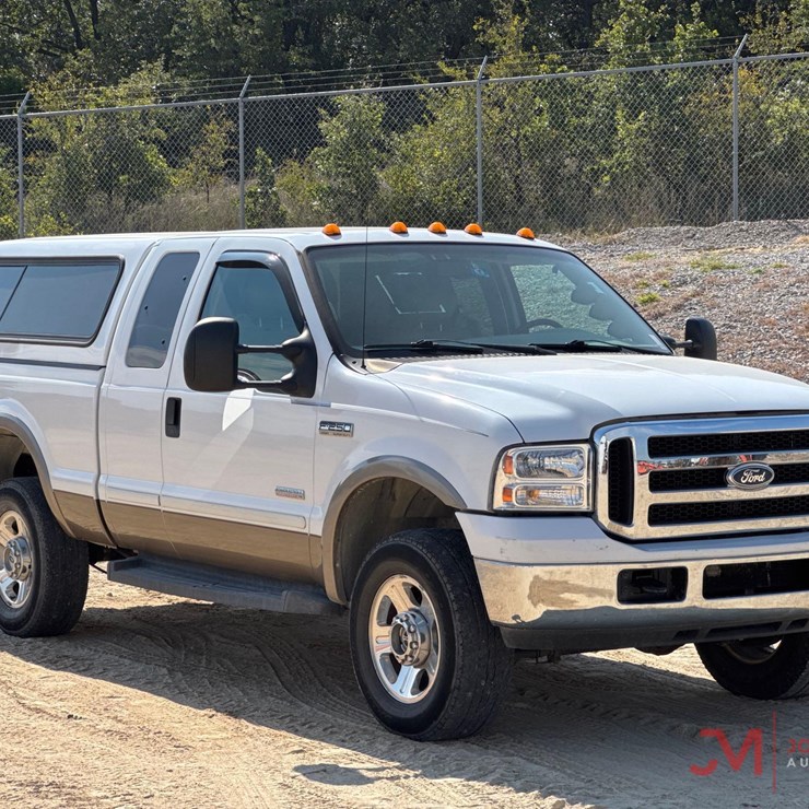 2007 FORD F-250 LARIAT PICKUP TRUCK