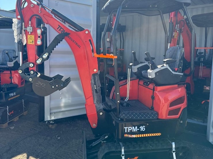 new-tpm-industrial-co-mini-excavator-model-tpm-16-image-1