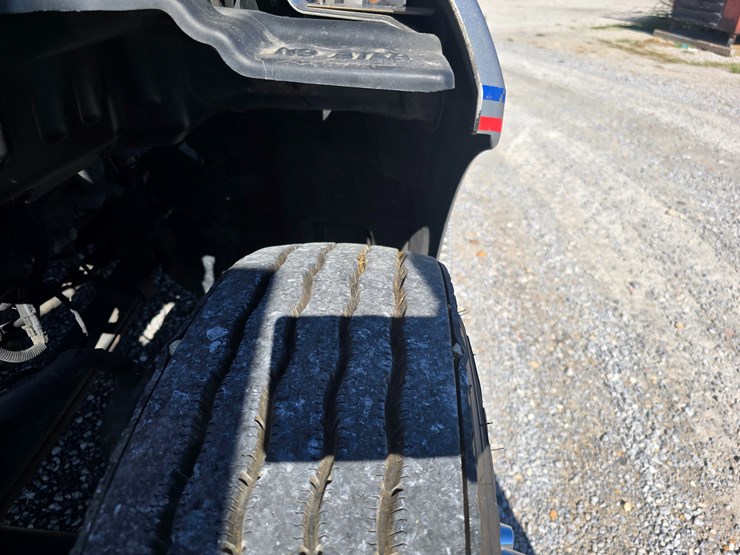 2015-peterbilt-579-image-43