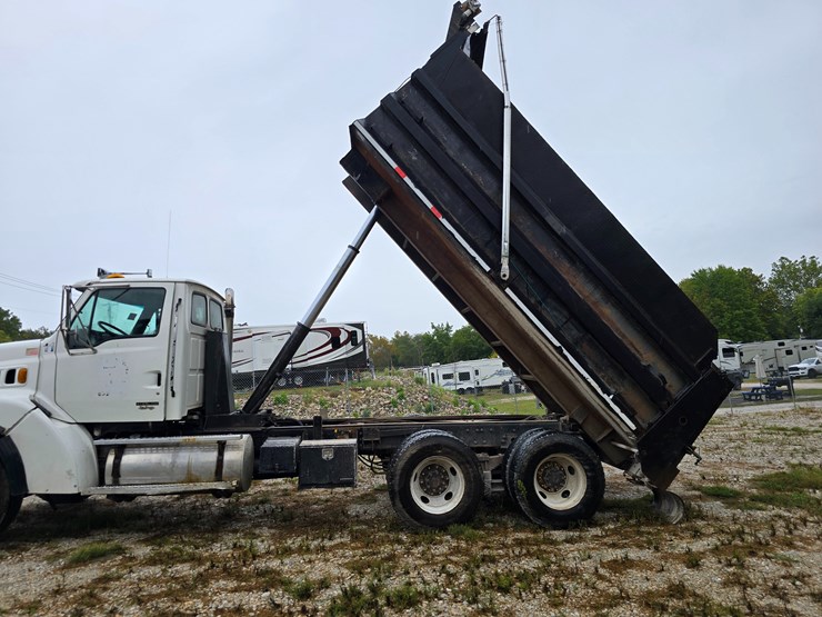 1999-sterling-l9511-image-43