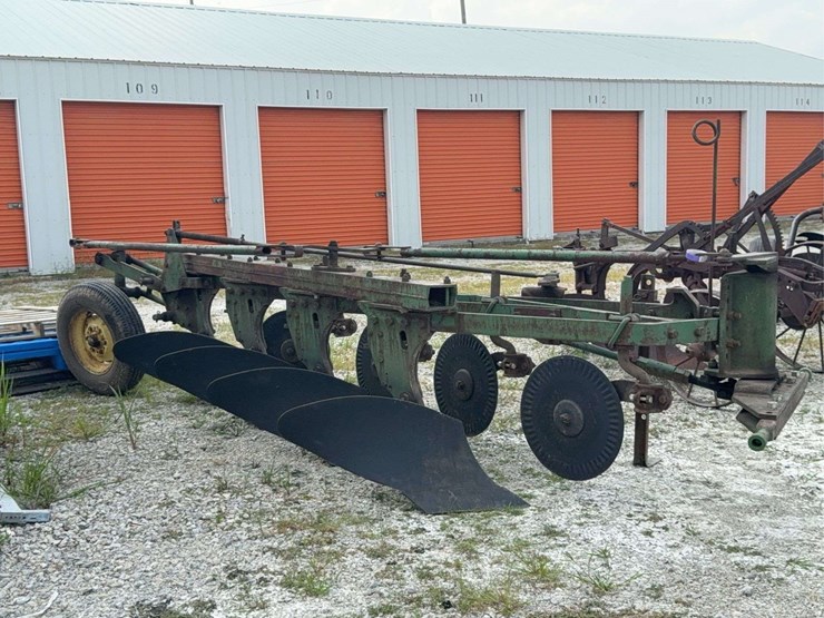 john-deere-4-bottom-plow-image-2