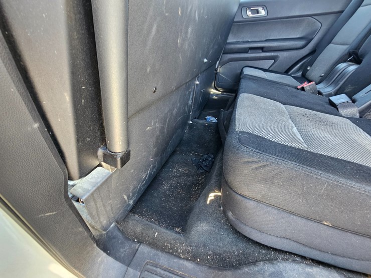 2014-ford-explorer-image-43