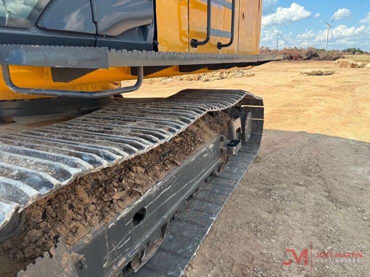 2019-deere-470g-lc-image-21