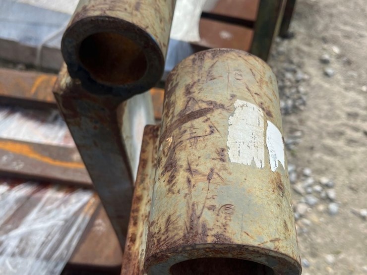 (1)-pair-of-59"-telehandler-forks-image-3