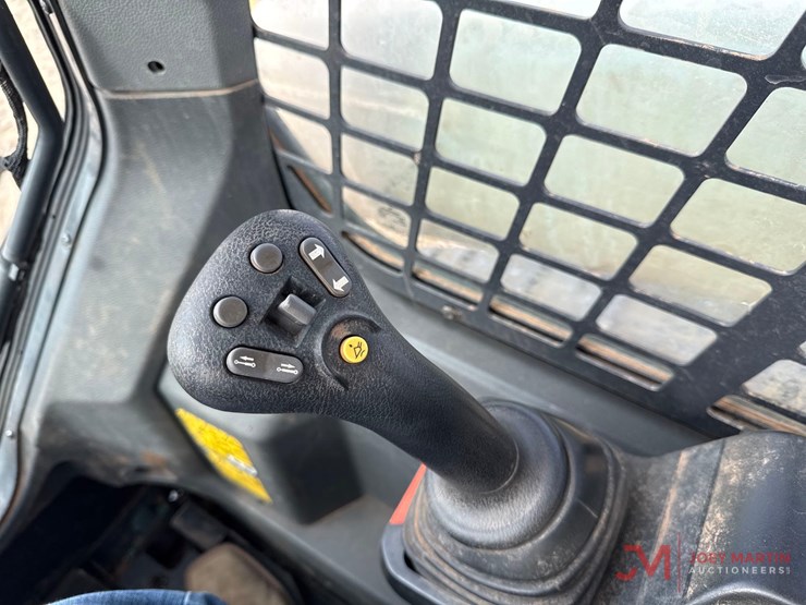 2022-bobcat-t76-image-18