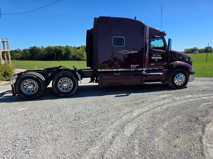 2015-peterbilt-579-image-30