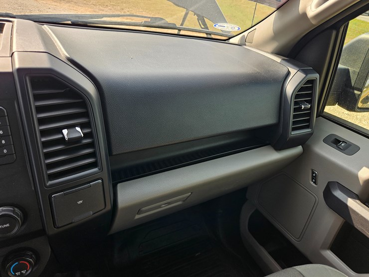 2016-ford-f150-image-38