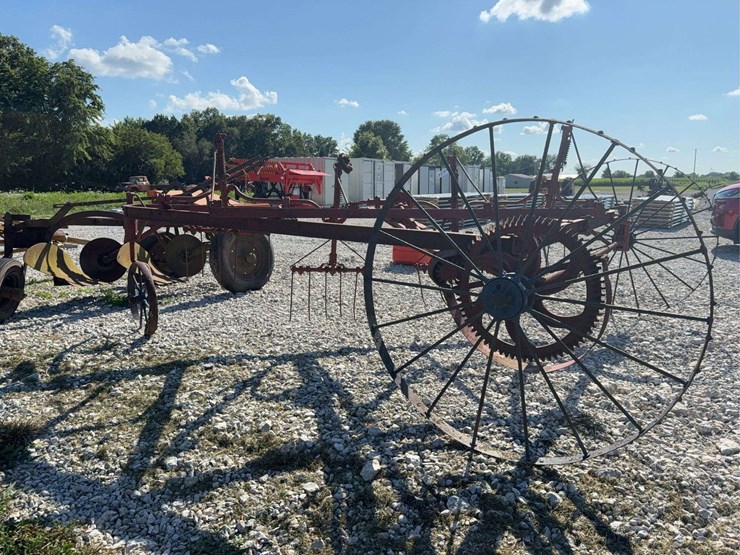international-hay-tedder-image-6