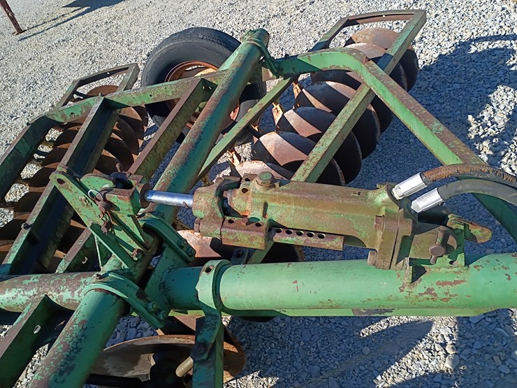 john-deere-12-image-14