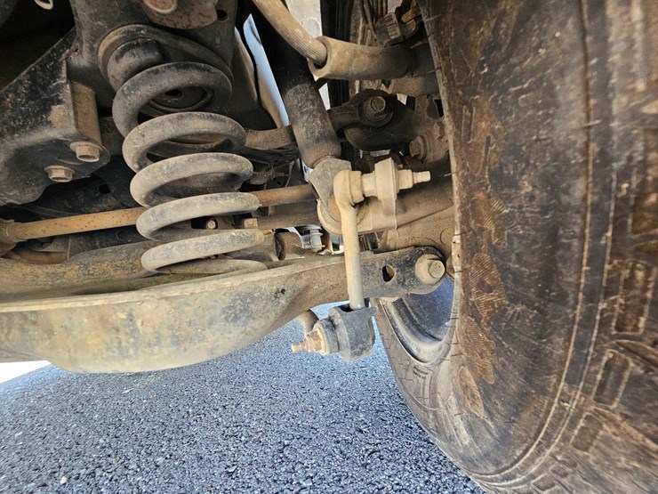 2017-ford-explorer-image-54