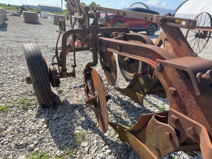 2-bottom-trip-plow-image-21