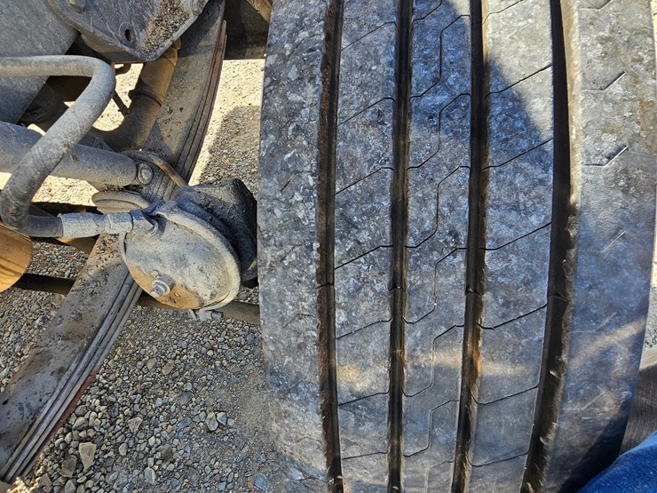 1989-peterbilt-379-image-48