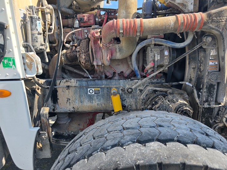 2014-peterbilt-365-image-65