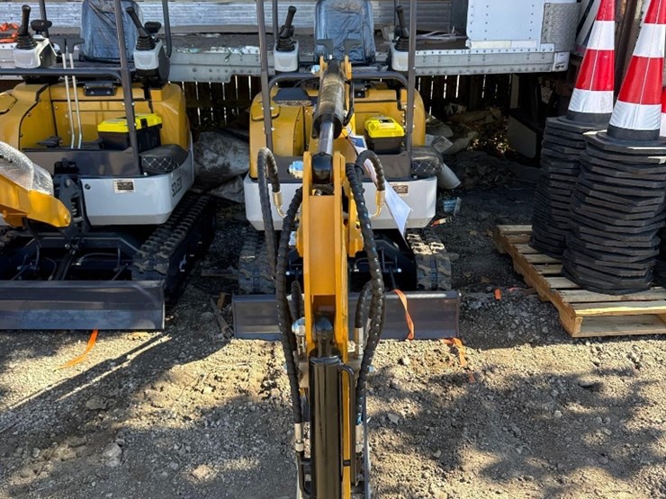 new-sd-lanch-co-diesel-mini-excavator-model-sdle20-image-1