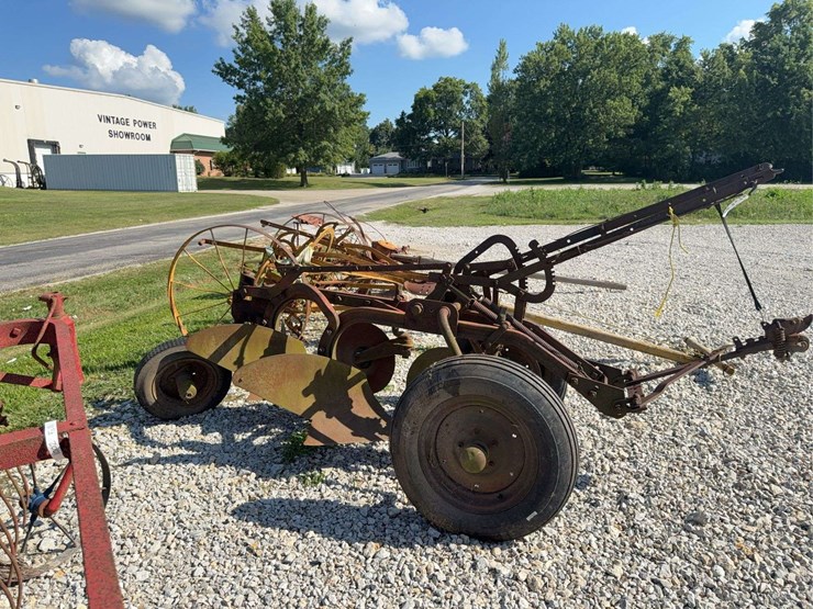 2-bottom-trip-plow-image-2