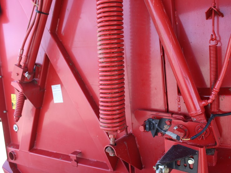2015-new-holland-roll-belt-560-image-54