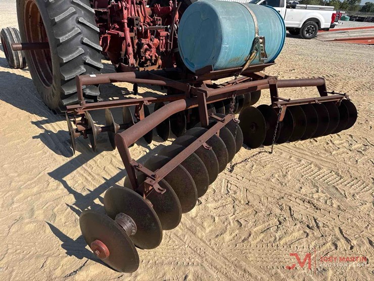 massey-ferguson-12-image-3