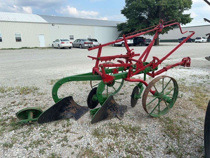 oliver-two-bottom-plow-image-29