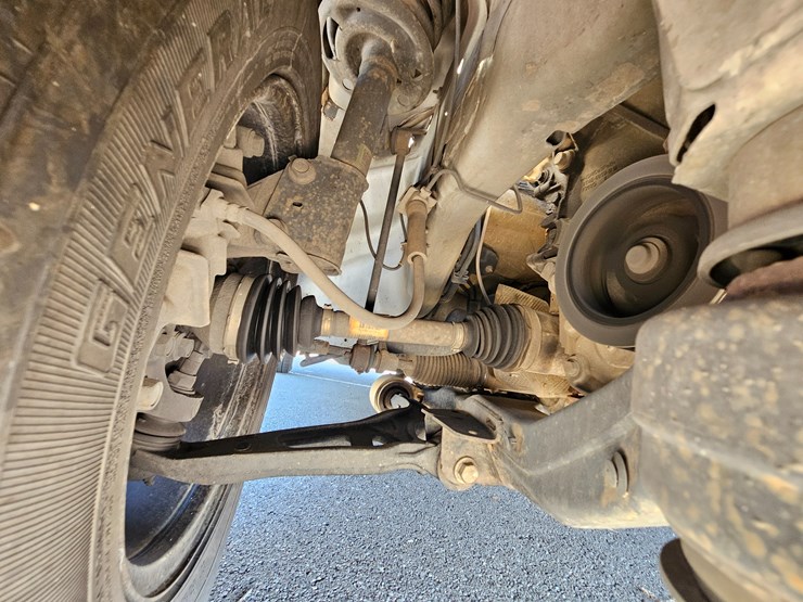 2014-ford-explorer-image-57