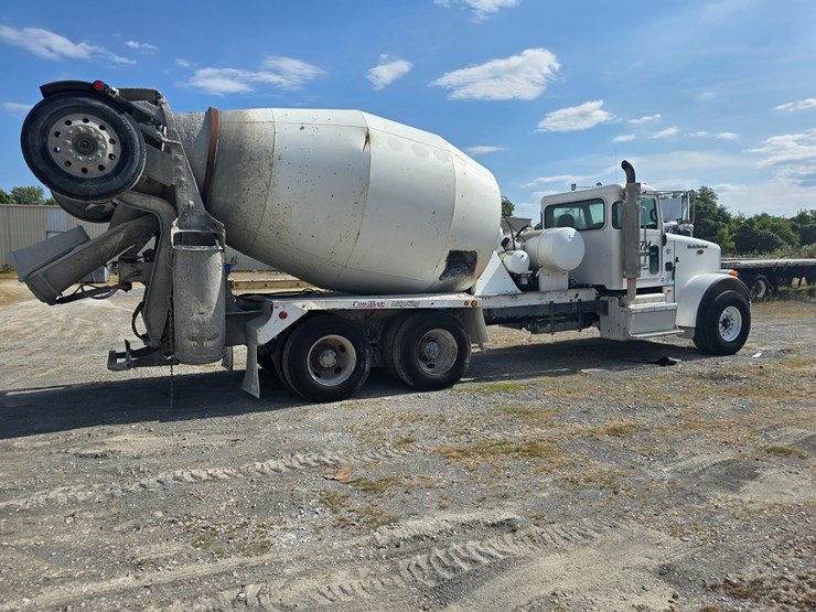 2014-peterbilt-365-image-32