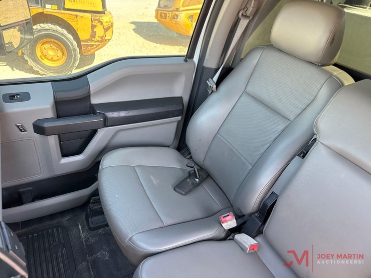 2017-ford-f550-xl-image-37