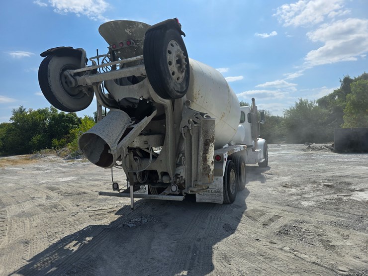 2014-peterbilt-365-image-27