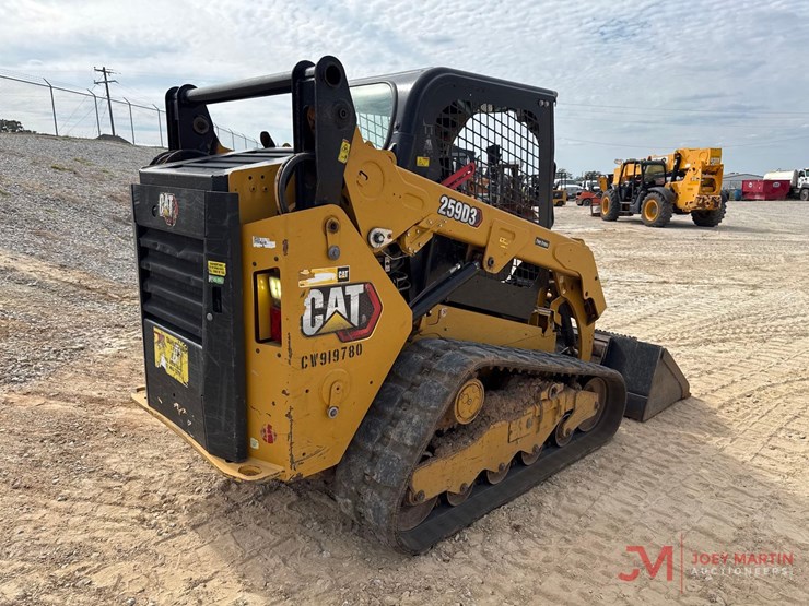 2022-caterpillar-259d3-image-2