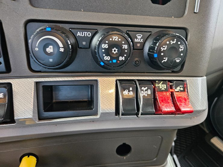 kenworth-t680-image-55