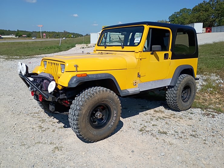 1995-jeep-wrangler-image-2
