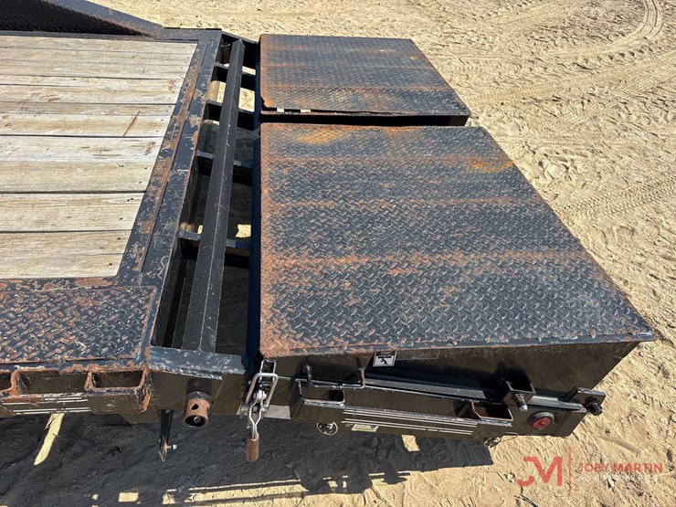 2023-custom-trailer-image-9