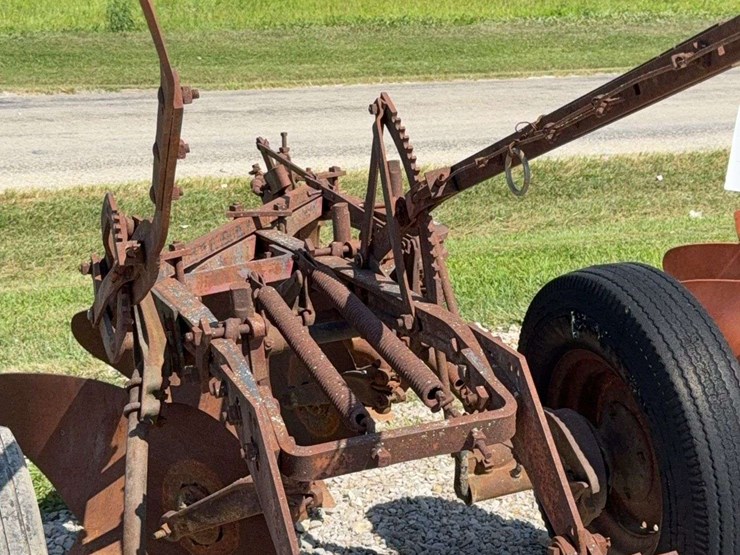 3-bottom-trip-plow-image-11