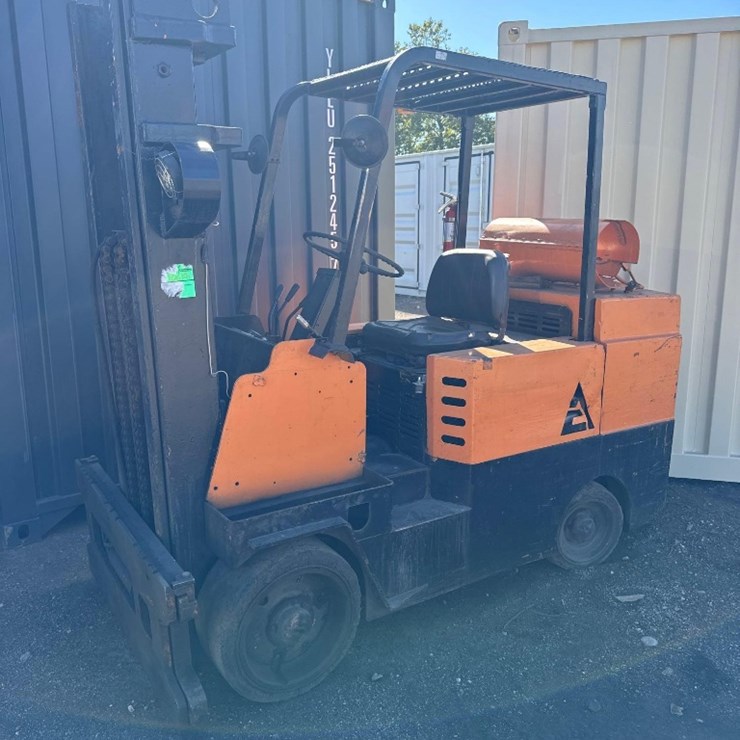 Allis Chalmers Double Mast LP Forklift